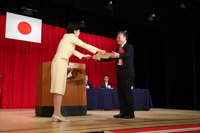 本フォーラムの三瓶政一 技術委員長が、「電波の日」総務大臣表彰を受賞されました